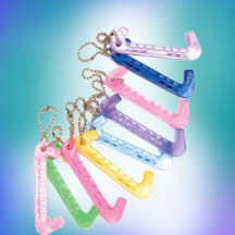 accessoires_schaatsen_kunstschaatsen_sleutelhangers_beschermhoezen_hoezen_skate